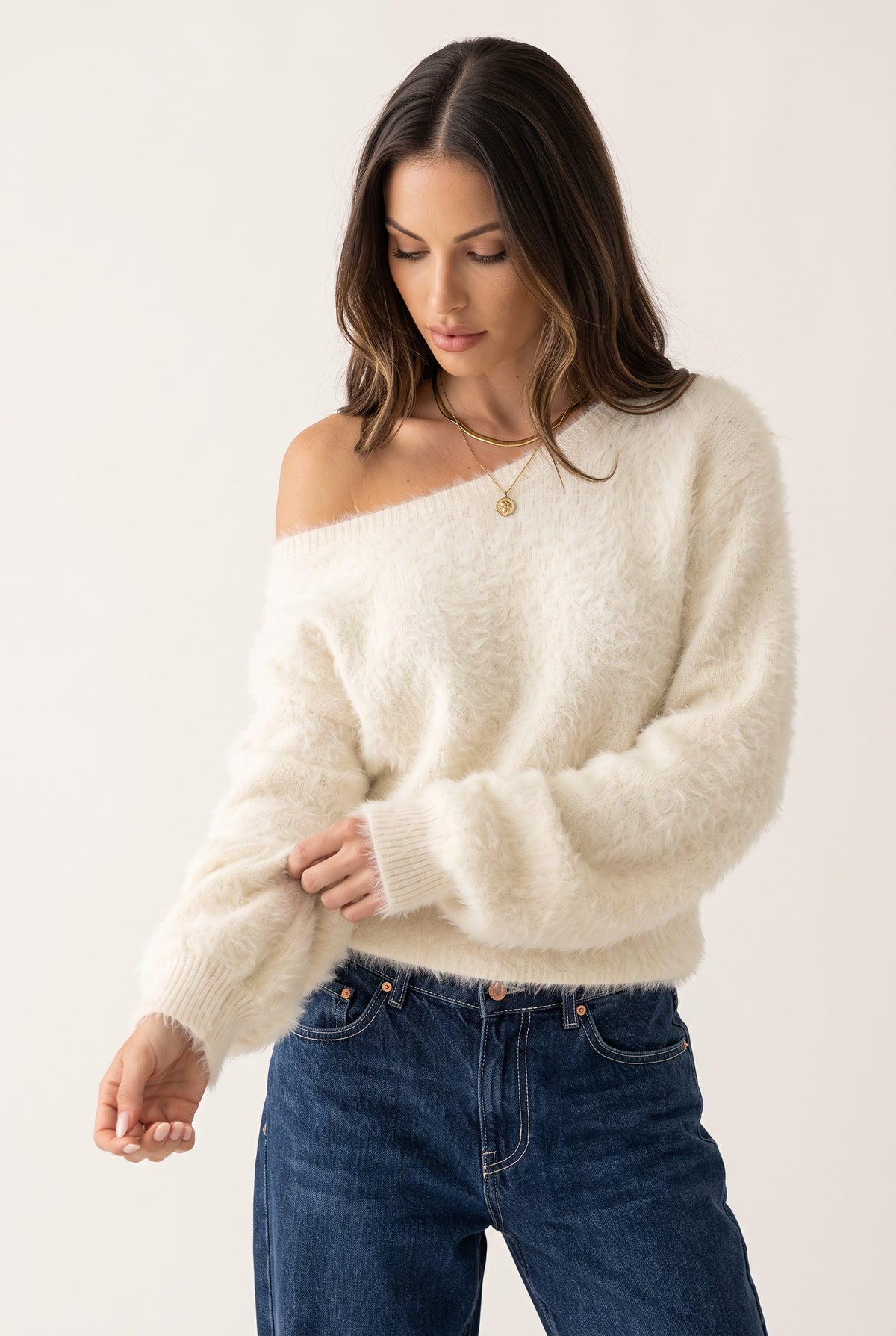 White plush strapless sweater, off shoulder